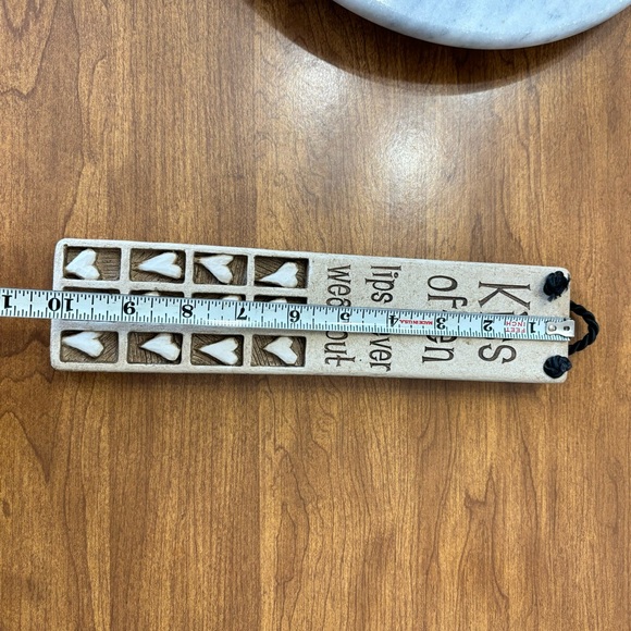 Sweet Quote Wall Plaque "Kiss Often, Lips never wear out"! Hearts & Couple Goals - Picture 8 of 10